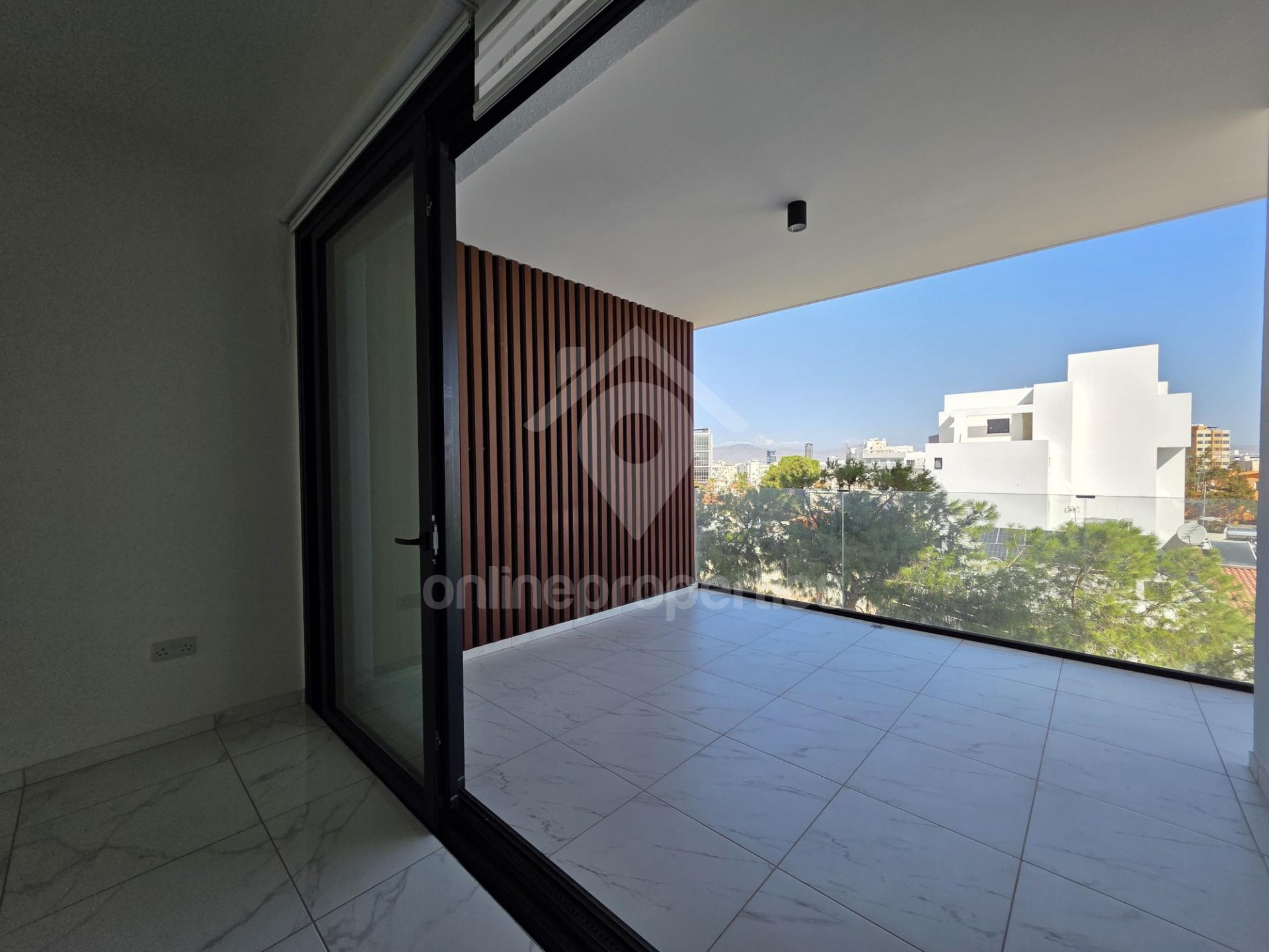 To change image, hover mouse over thumbnails below