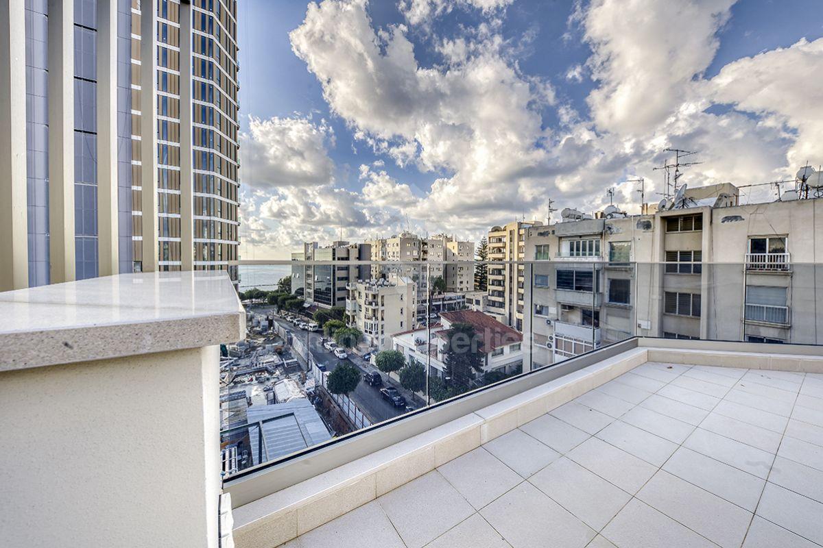 To change image, hover mouse over thumbnails below