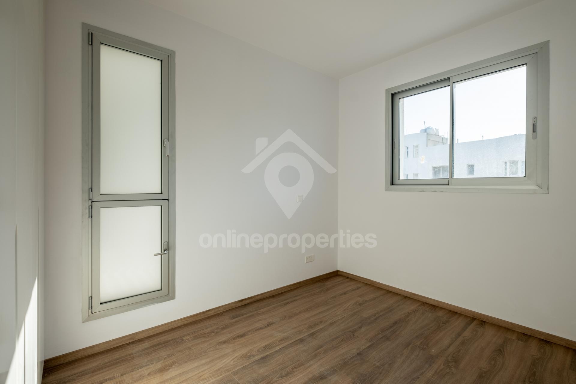 To change image, hover mouse over thumbnails below