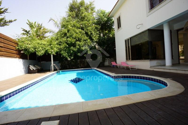 To change image, hover mouse over thumbnails below