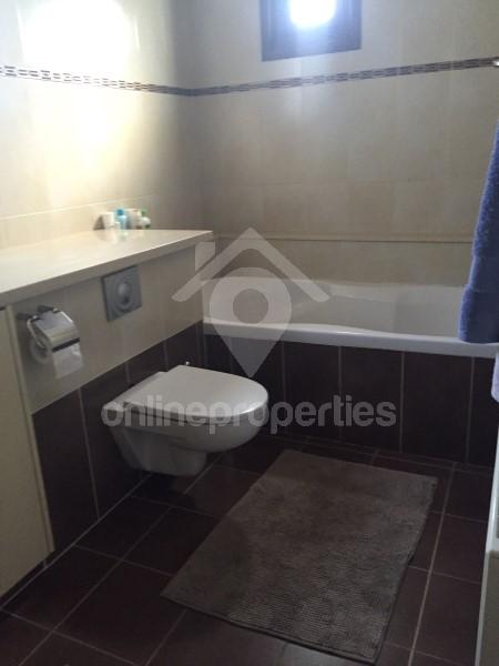 To change image, hover mouse over thumbnails below