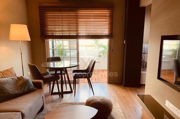 To change image, hover mouse over thumbnails below