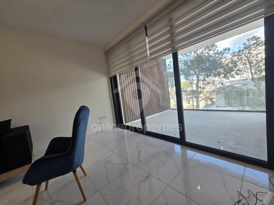 To change image, hover mouse over thumbnails below