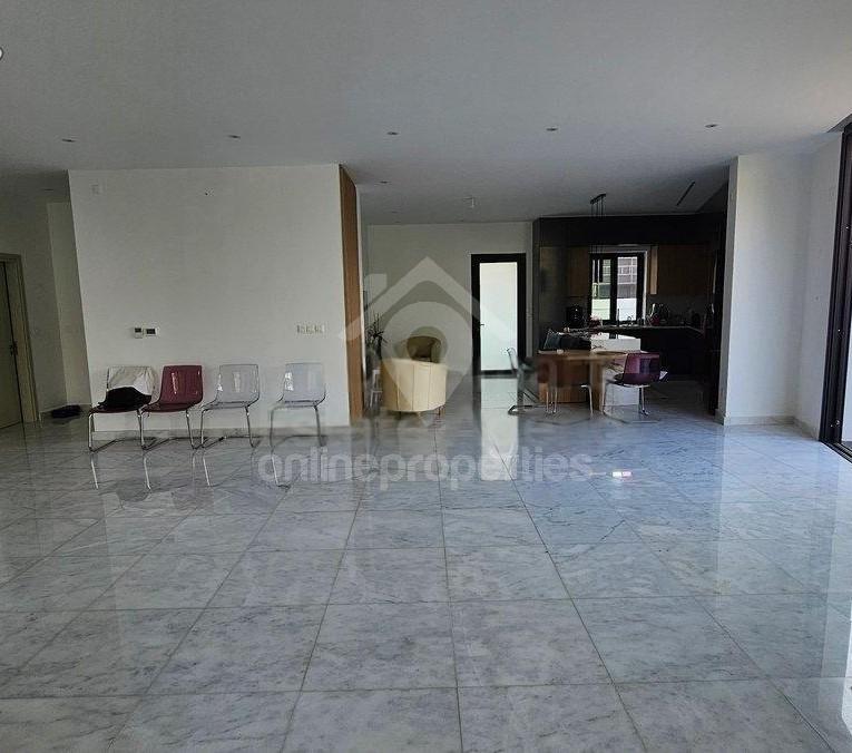 To change image, hover mouse over thumbnails below