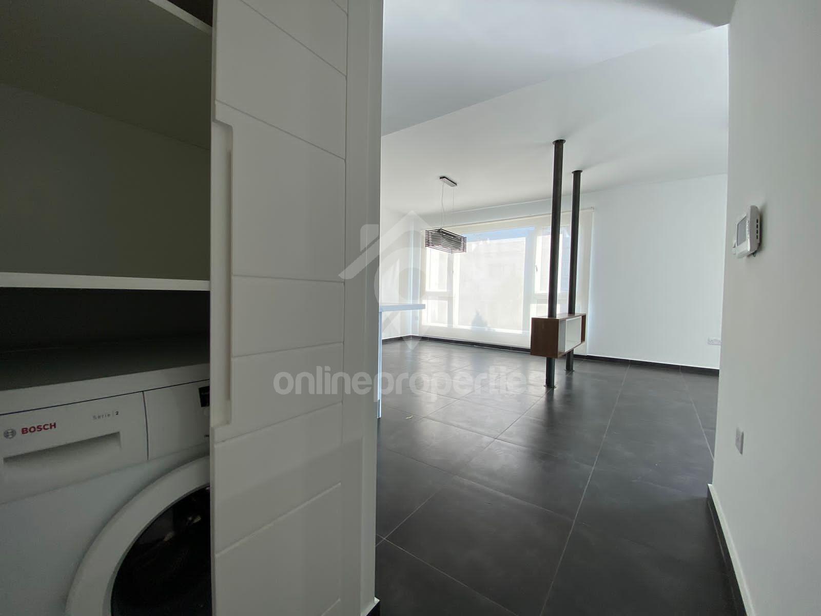 To change image, hover mouse over thumbnails below