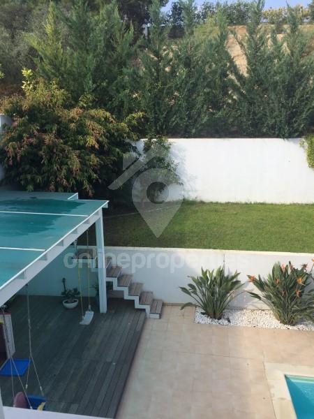 To change image, hover mouse over thumbnails below