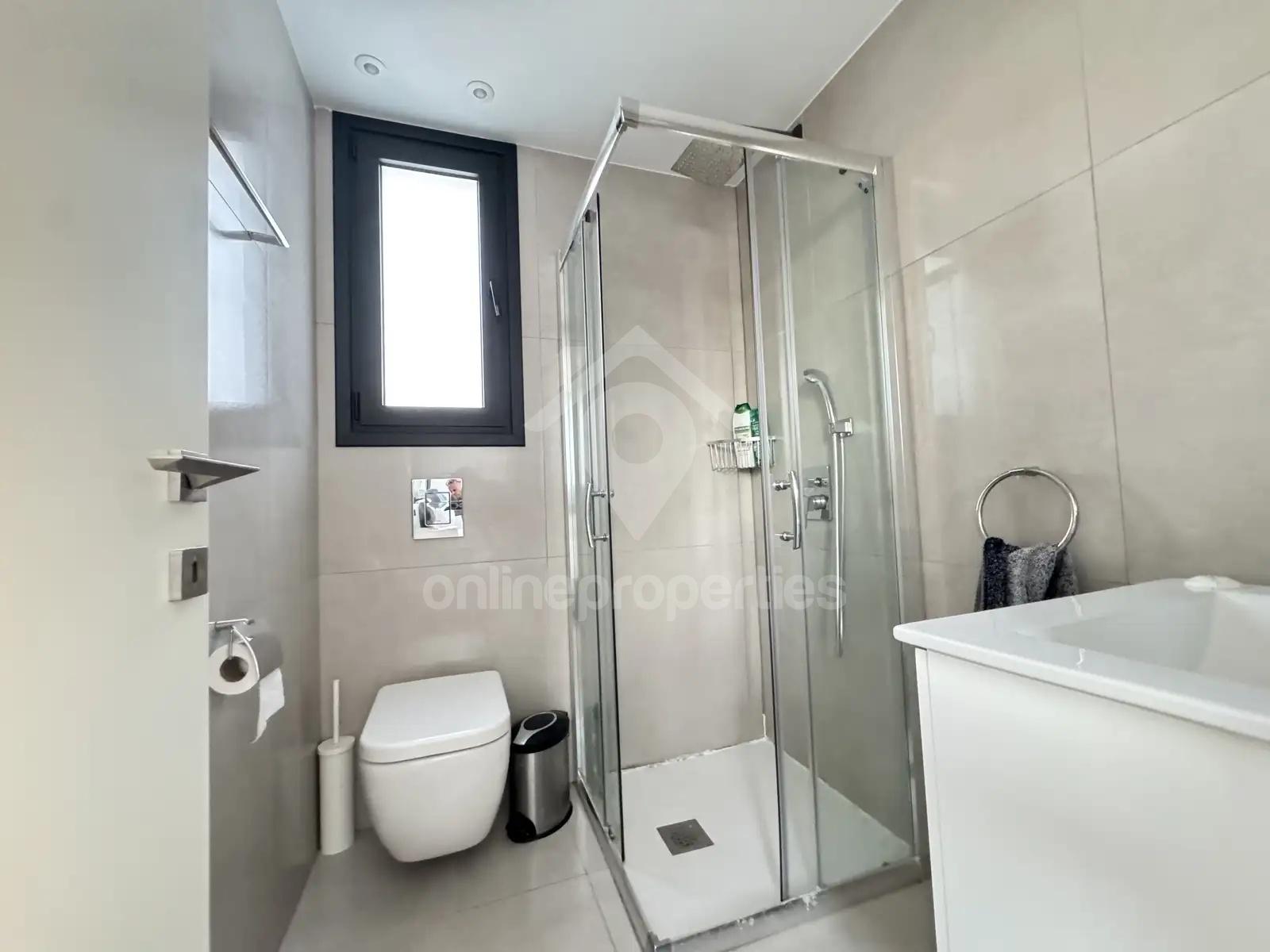 To change image, hover mouse over thumbnails below