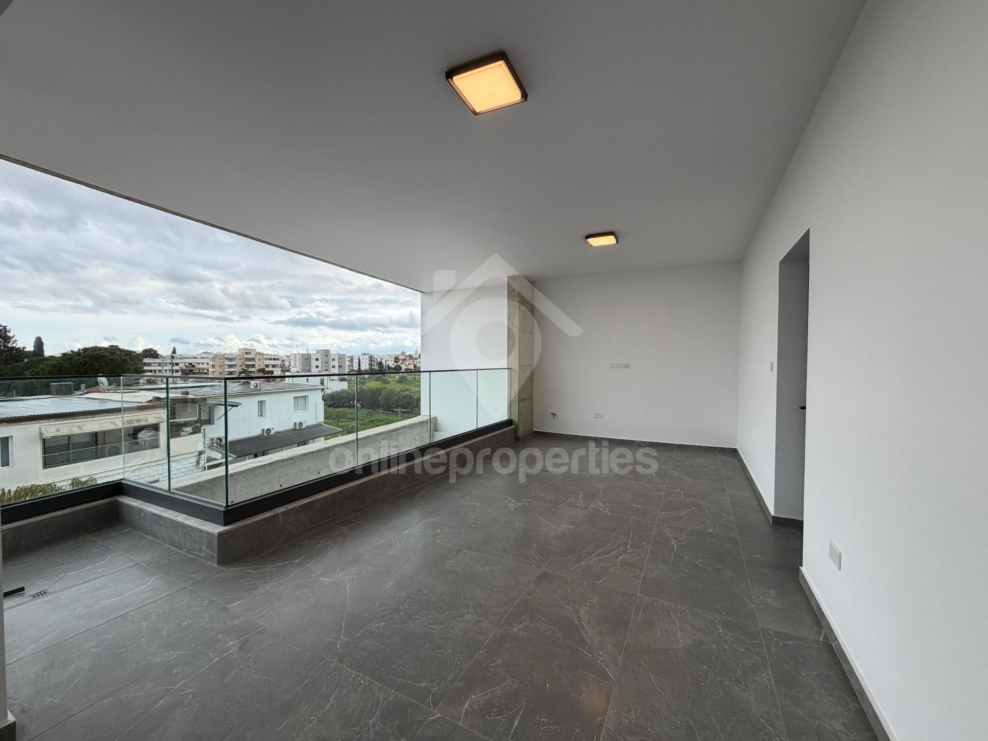 To change image, hover mouse over thumbnails below