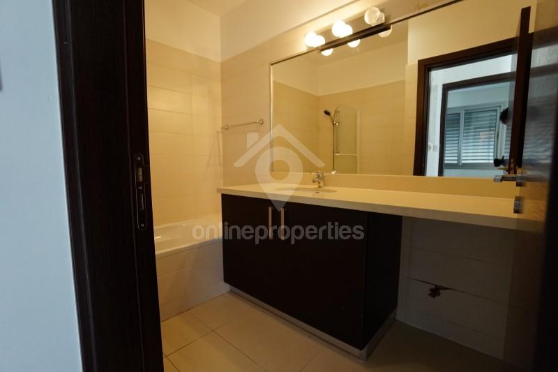 To change image, hover mouse over thumbnails below