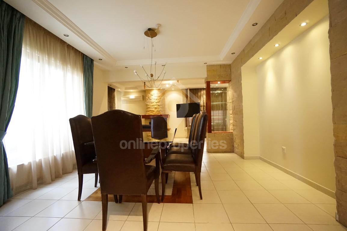 To change image, hover mouse over thumbnails below