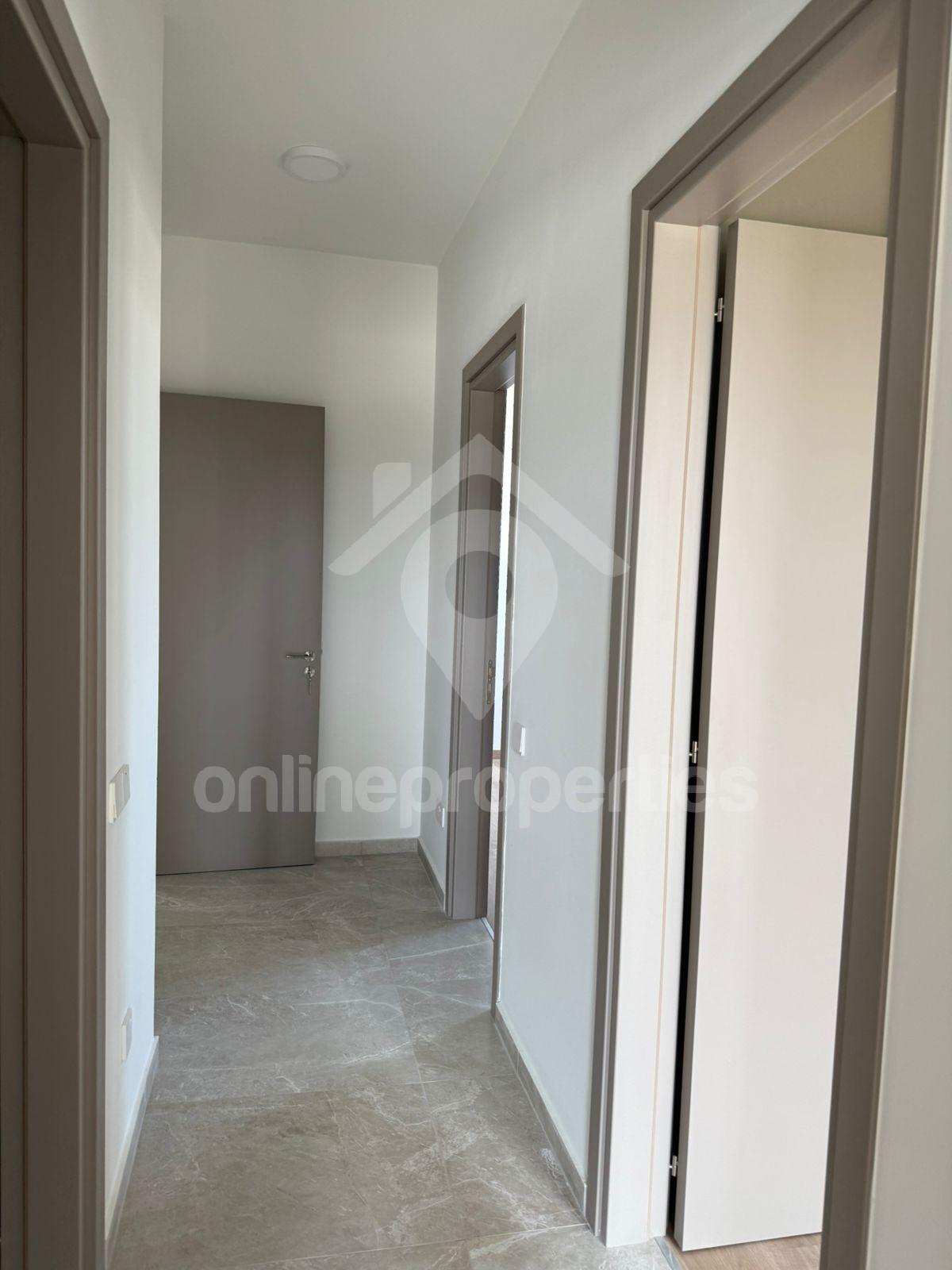 To change image, hover mouse over thumbnails below