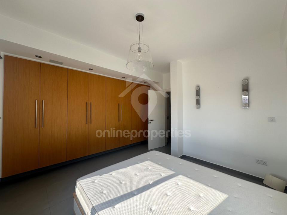 To change image, hover mouse over thumbnails below