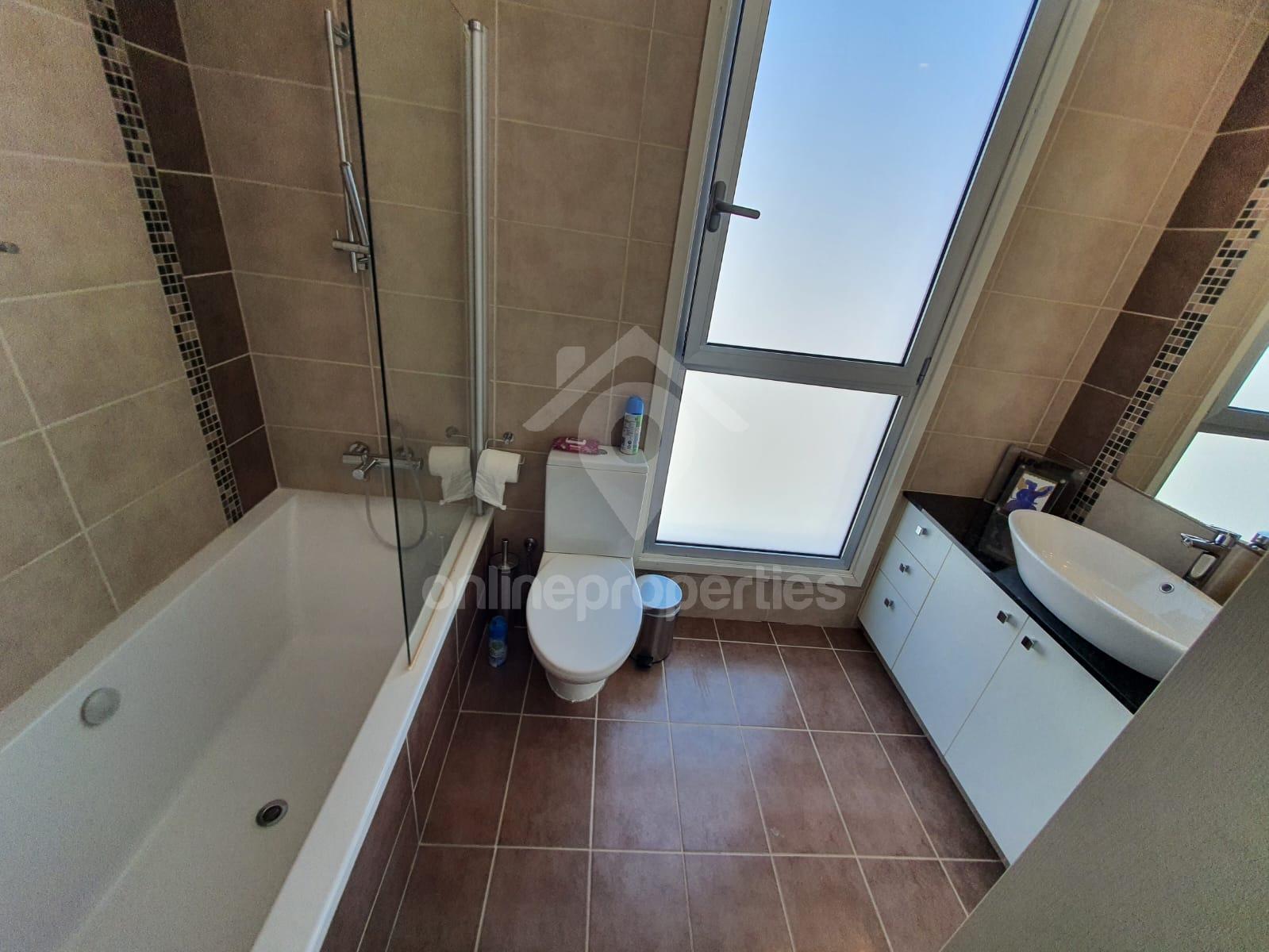 To change image, hover mouse over thumbnails below