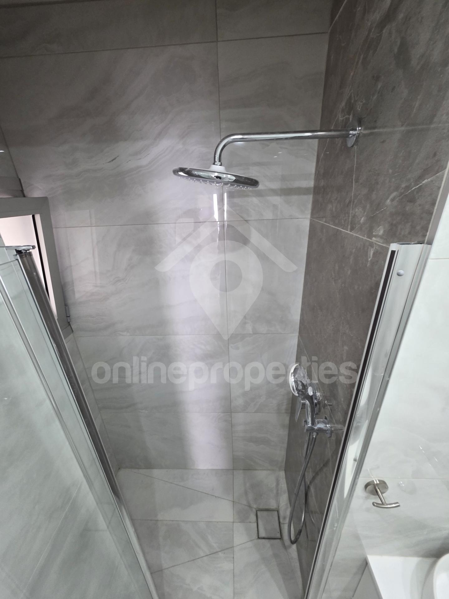 To change image, hover mouse over thumbnails below