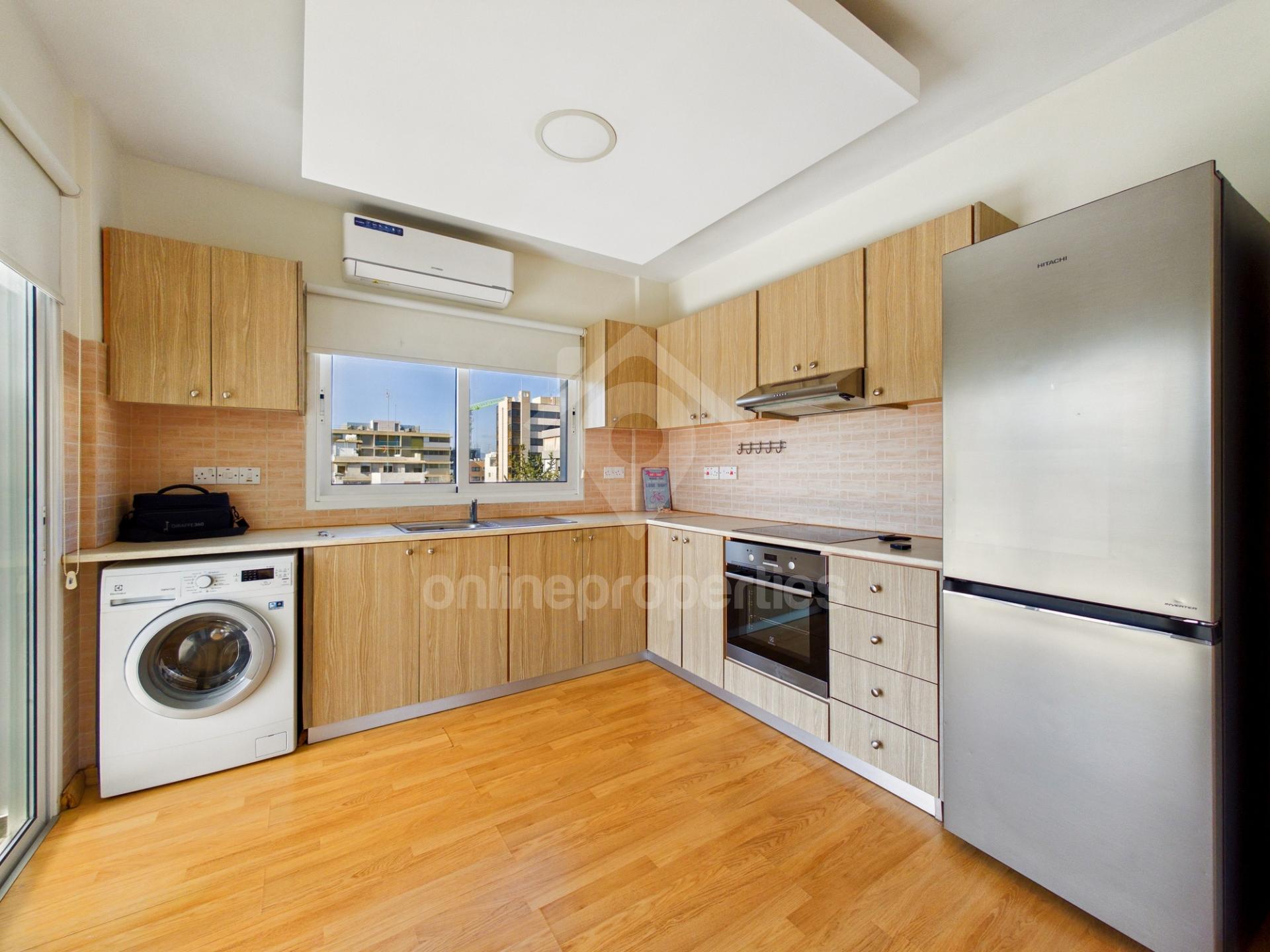 To change image, hover mouse over thumbnails below