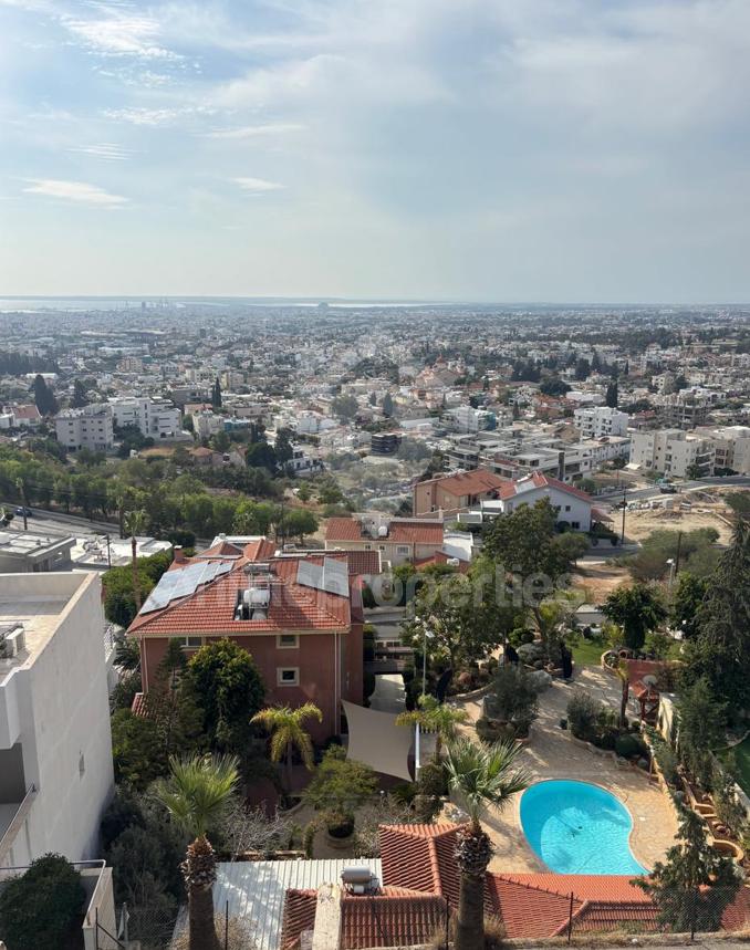 To change image, hover mouse over thumbnails below