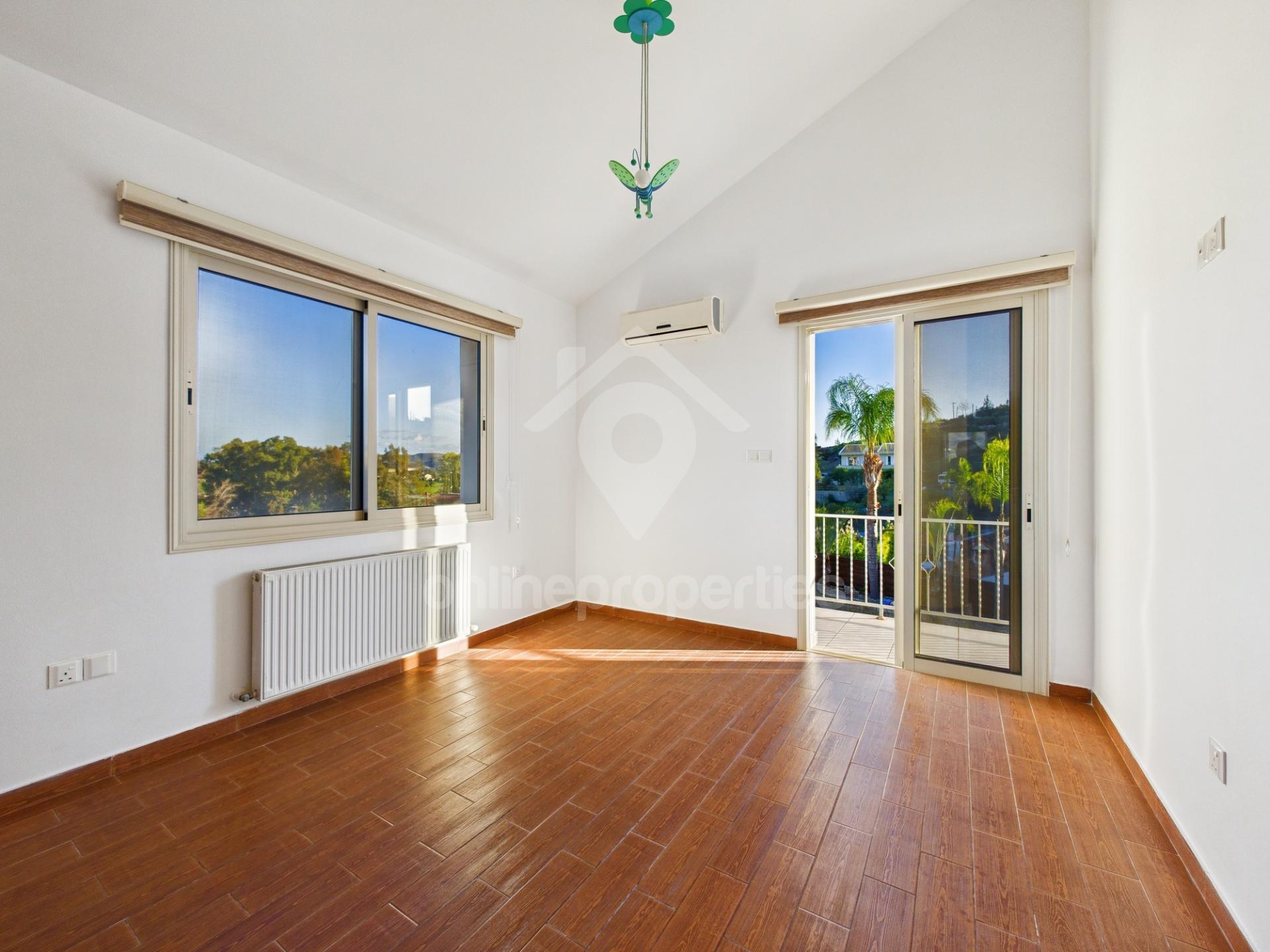 To change image, hover mouse over thumbnails below