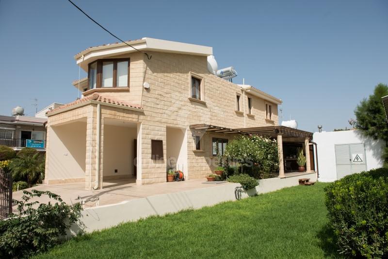 To change image, hover mouse over thumbnails below