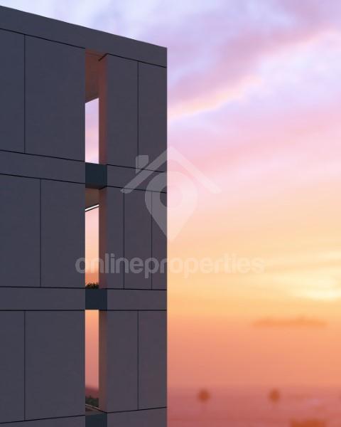 To change image, hover mouse over thumbnails below