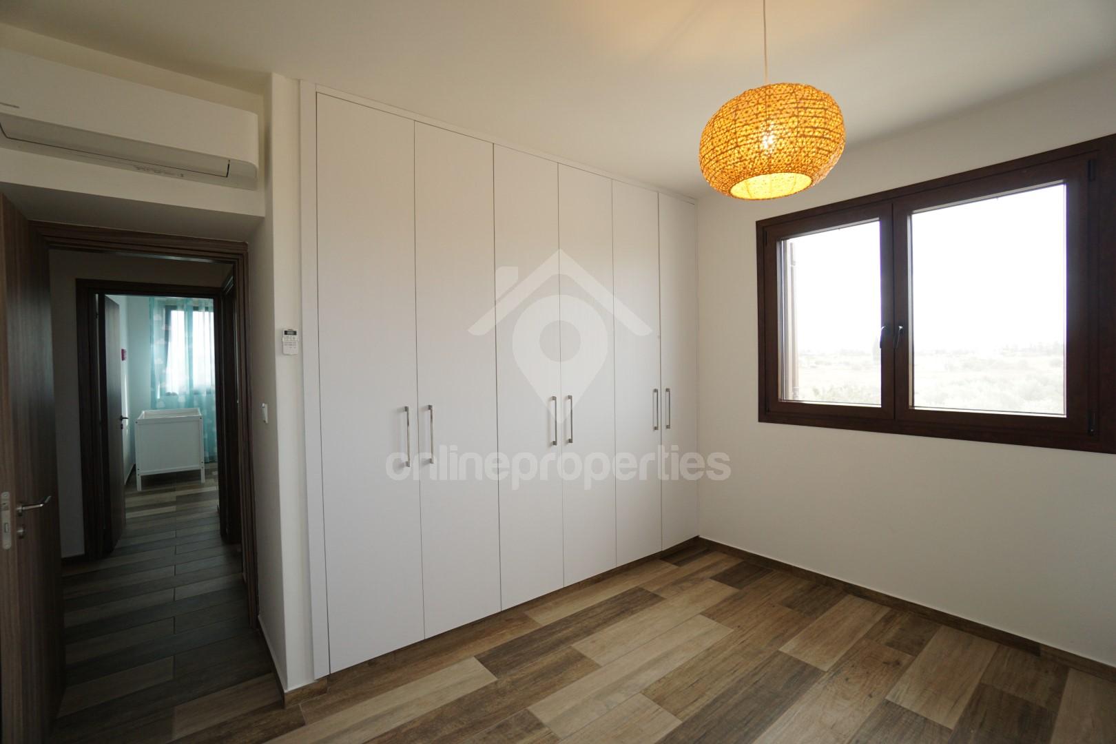 To change image, hover mouse over thumbnails below