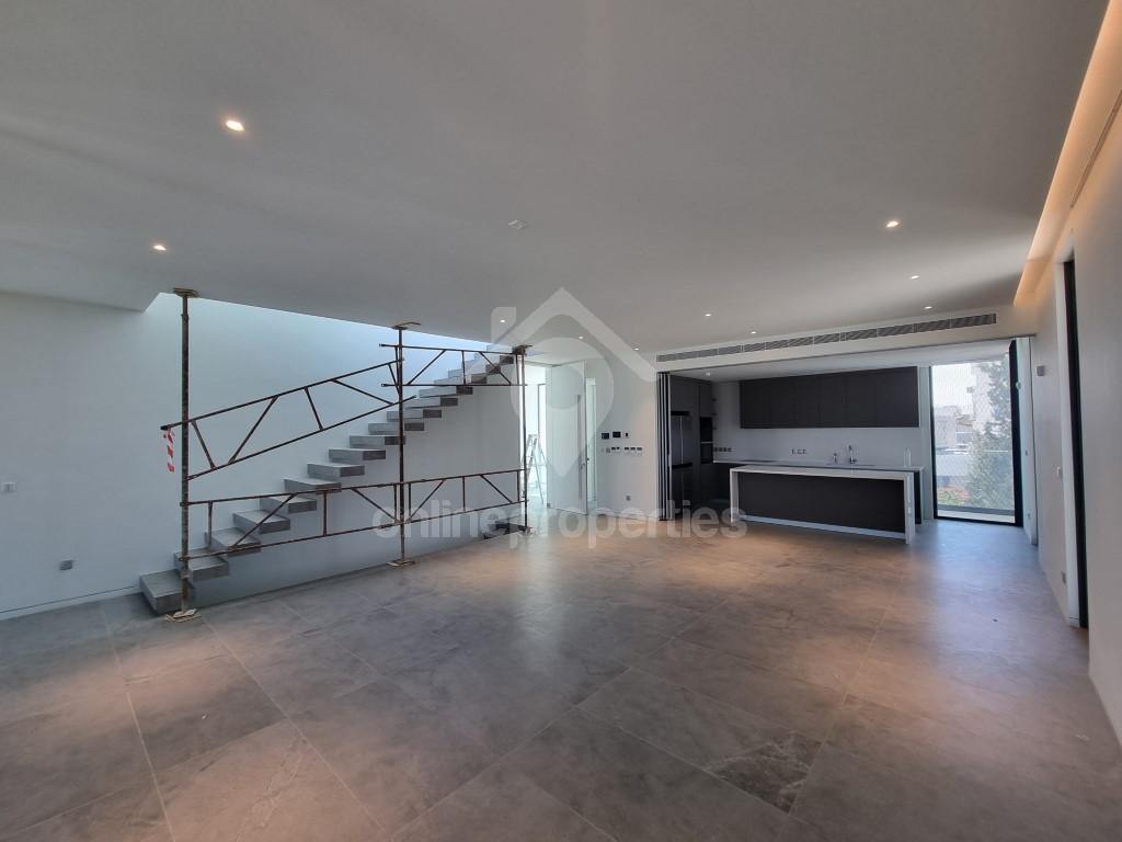 To change image, hover mouse over thumbnails below