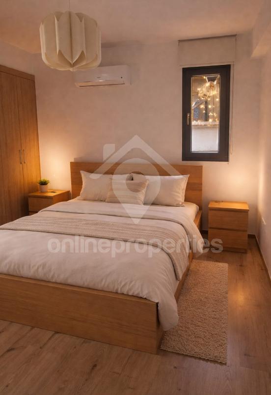 To change image, hover mouse over thumbnails below