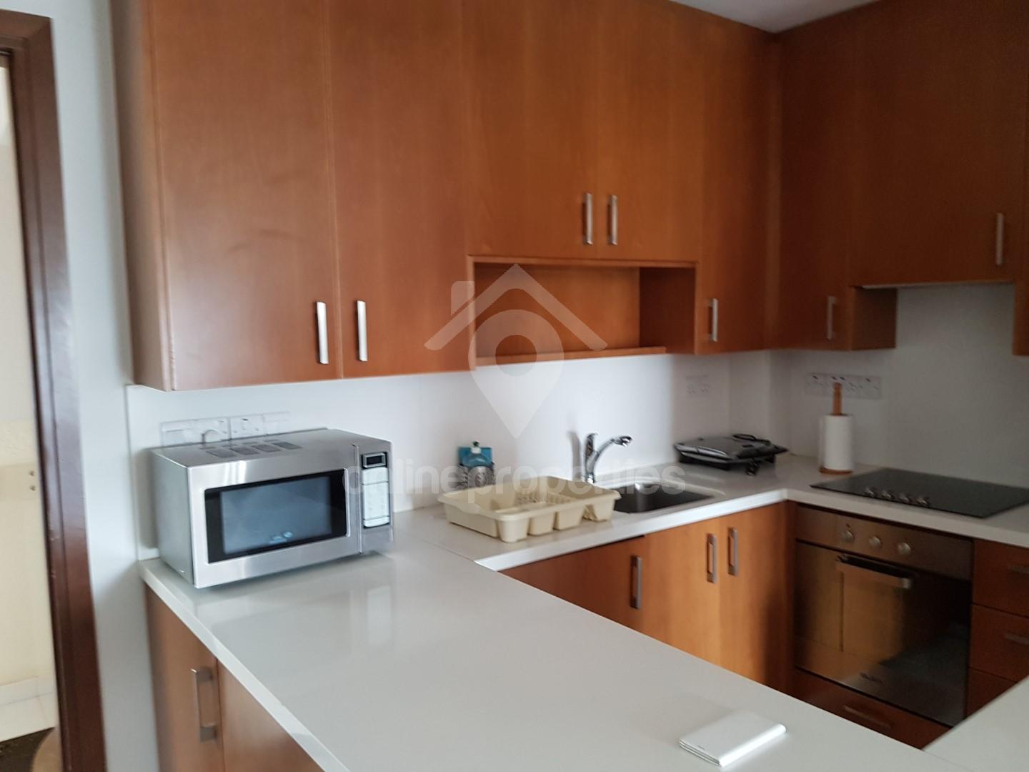 To change image, hover mouse over thumbnails below