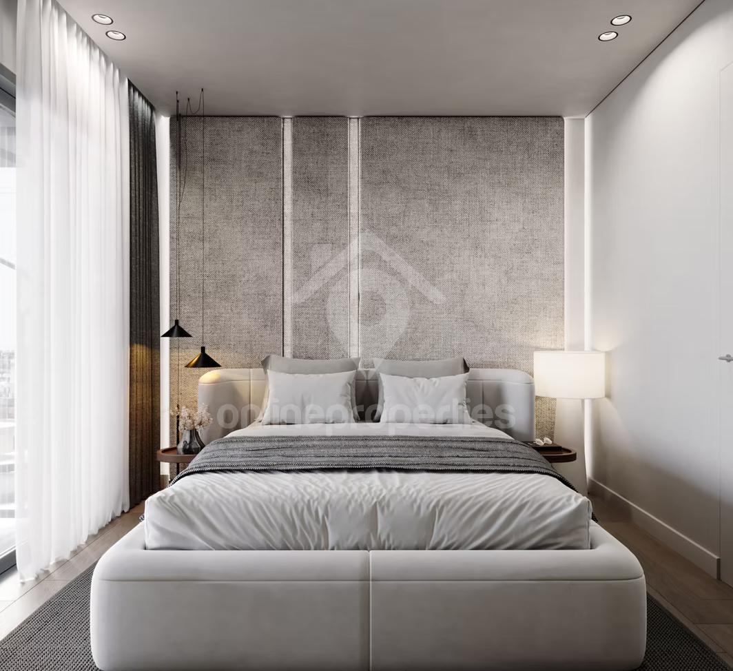 To change image, hover mouse over thumbnails below