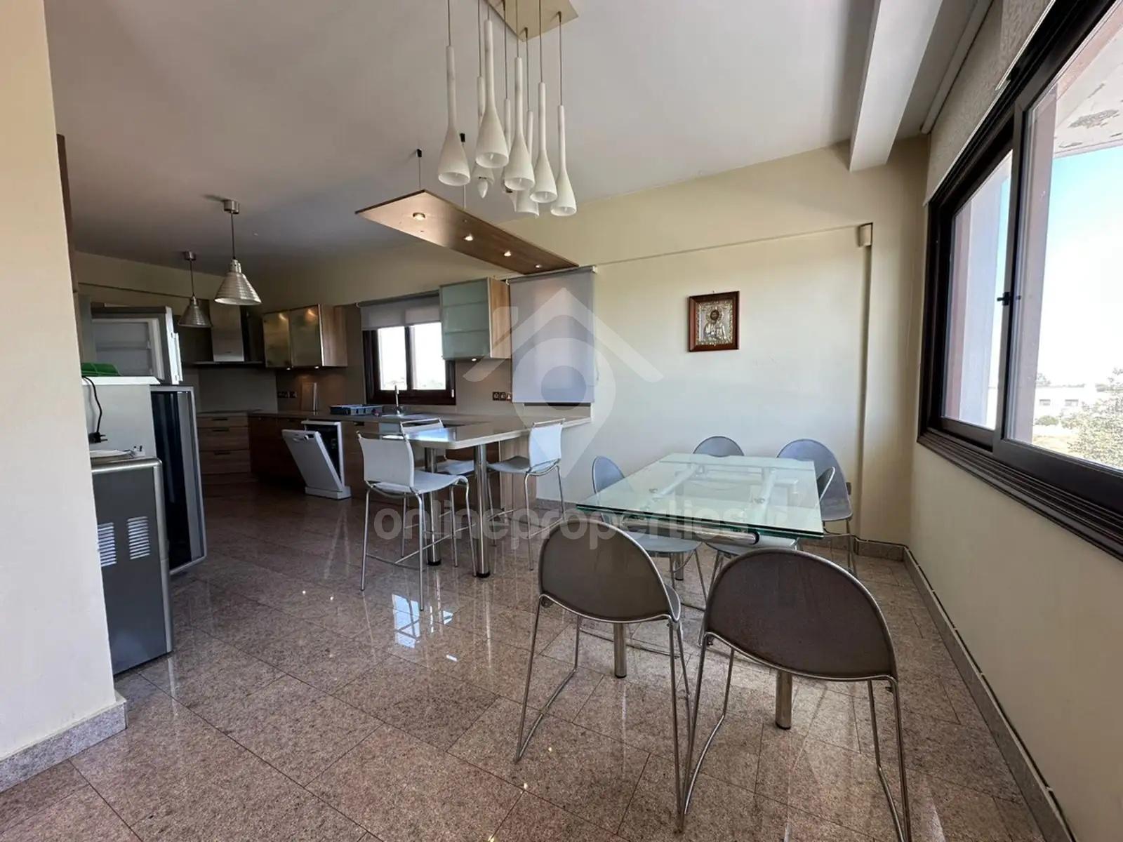 To change image, hover mouse over thumbnails below