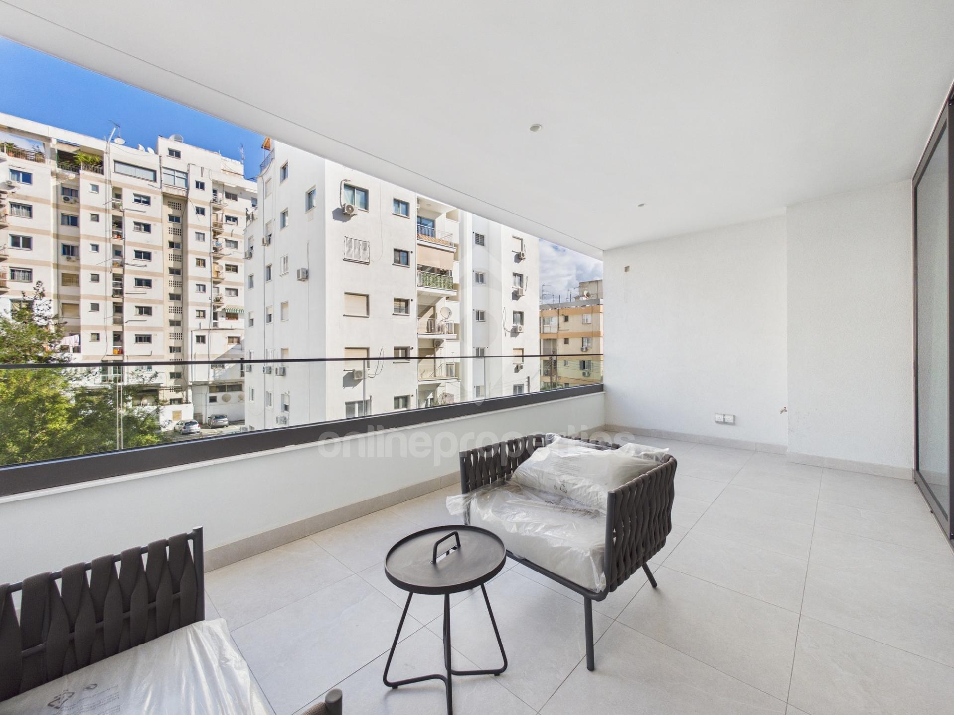 To change image, hover mouse over thumbnails below