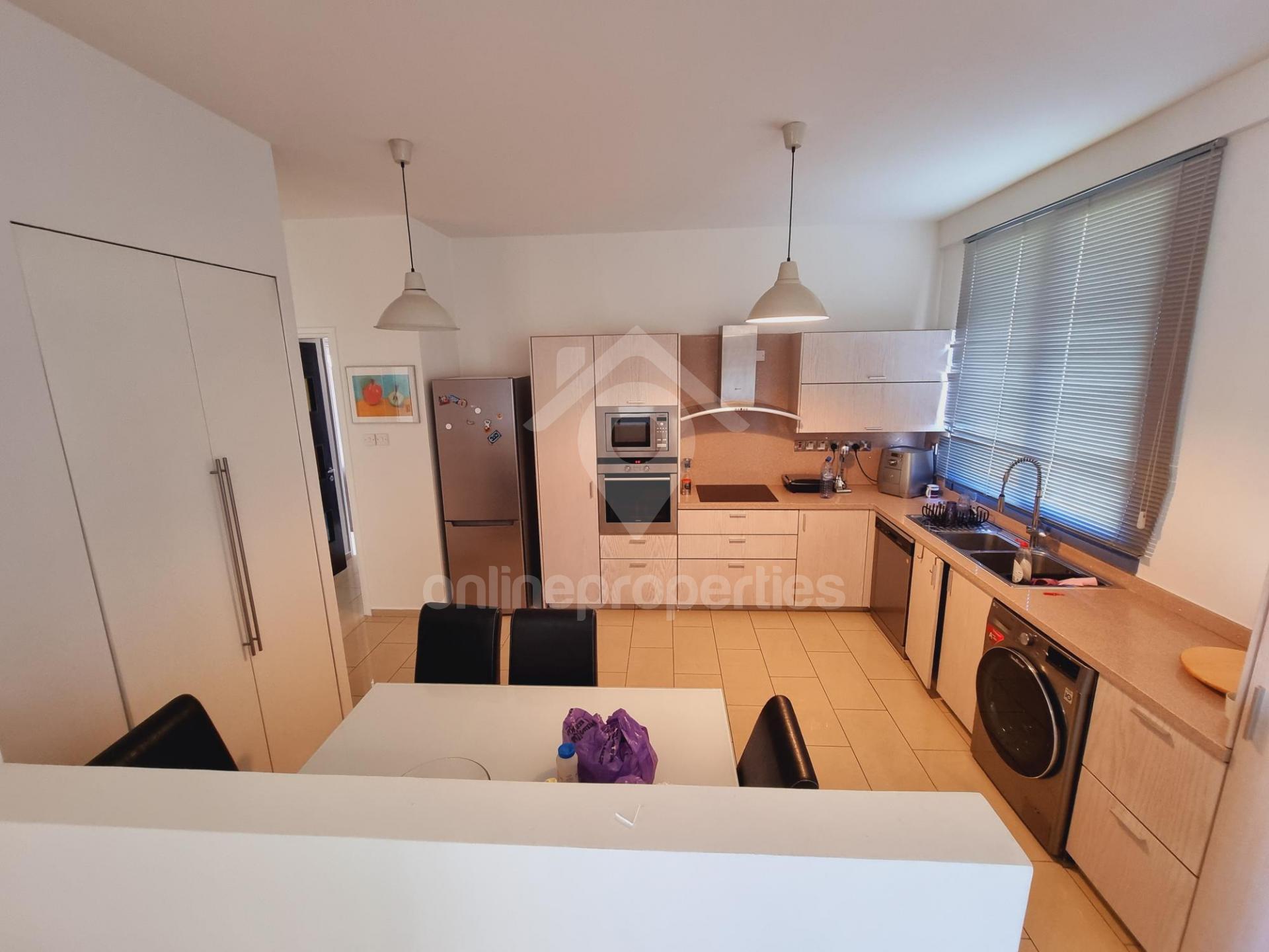 To change image, hover mouse over thumbnails below