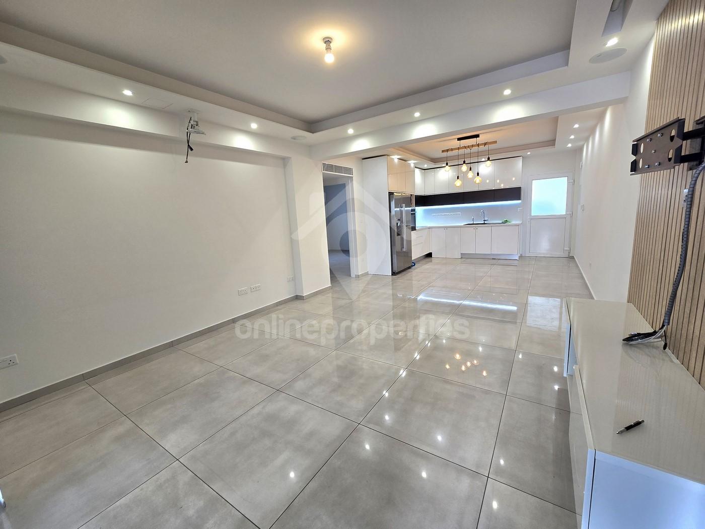 To change image, hover mouse over thumbnails below