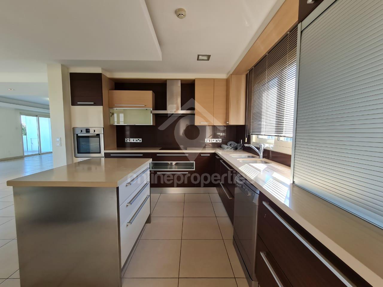 To change image, hover mouse over thumbnails below