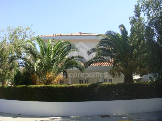 To change image, hover mouse over thumbnails below