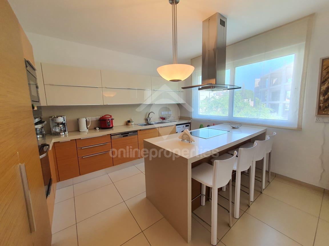 To change image, hover mouse over thumbnails below