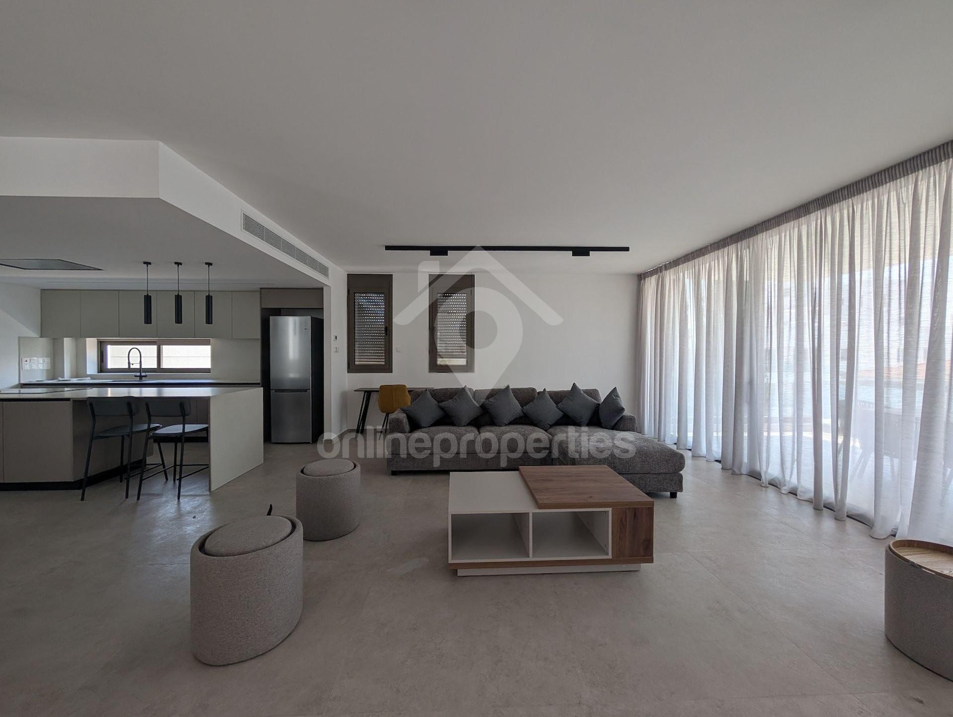 To change image, hover mouse over thumbnails below