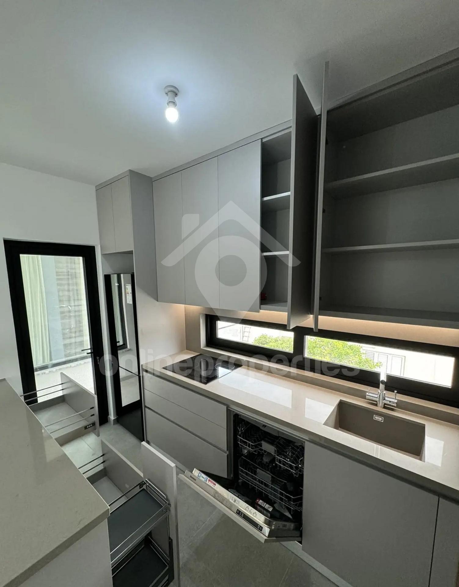 To change image, hover mouse over thumbnails below