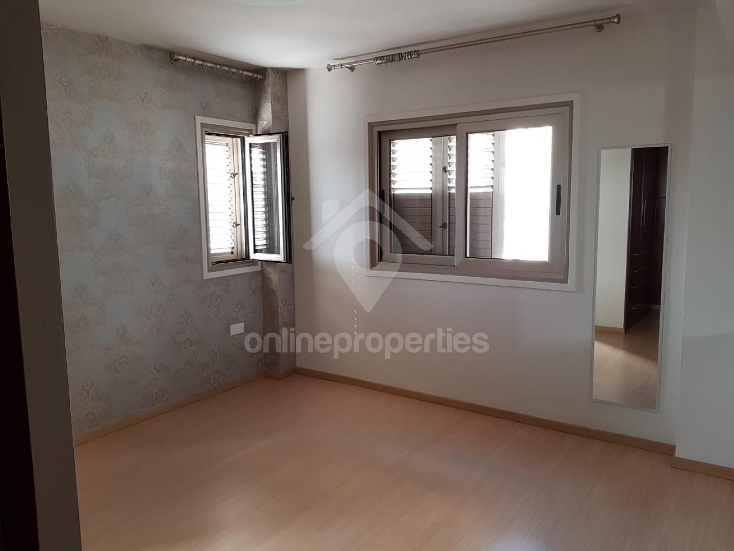 To change image, hover mouse over thumbnails below