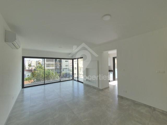 To change image, hover mouse over thumbnails below