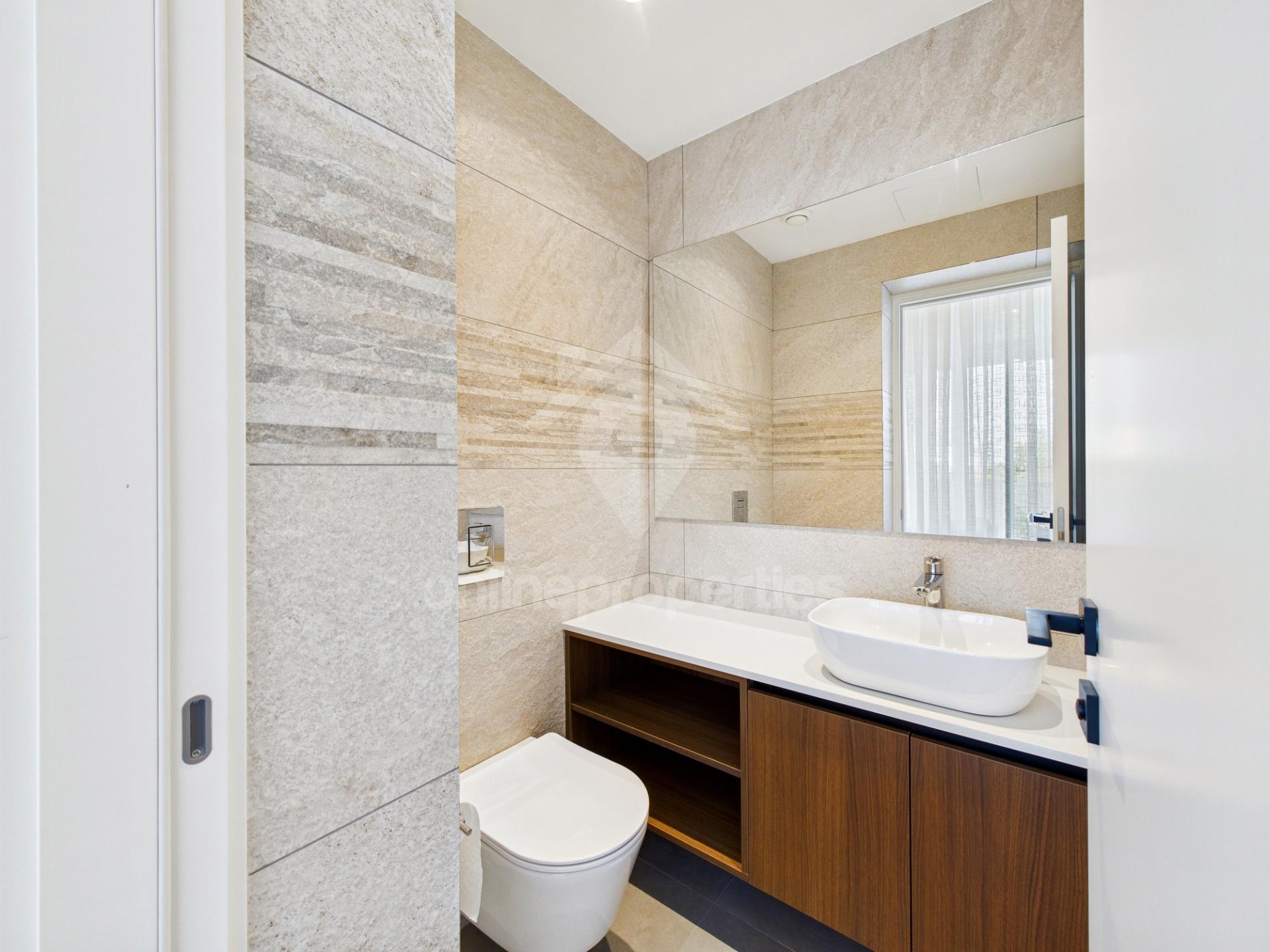 To change image, hover mouse over thumbnails below