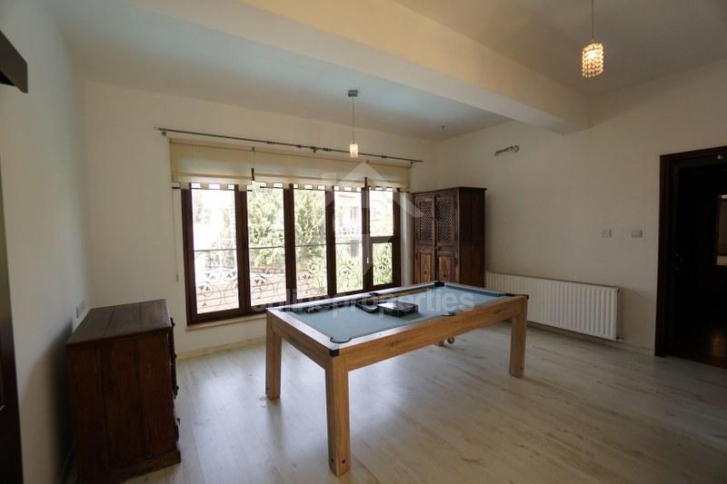 To change image, hover mouse over thumbnails below