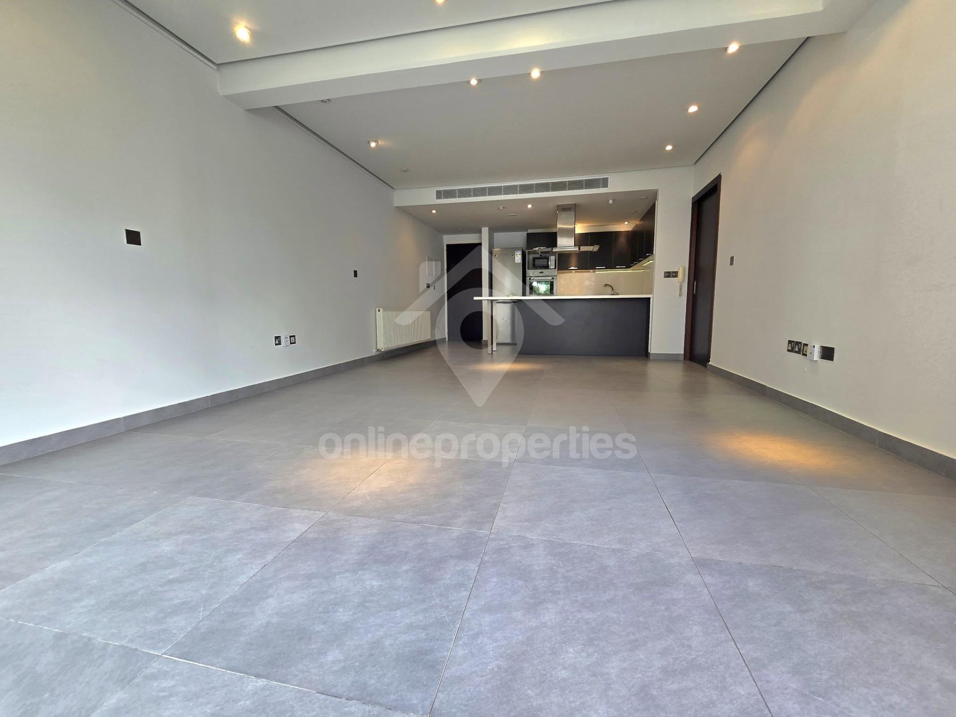 To change image, hover mouse over thumbnails below