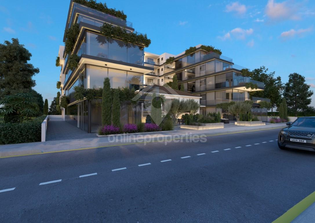 To change image, hover mouse over thumbnails below