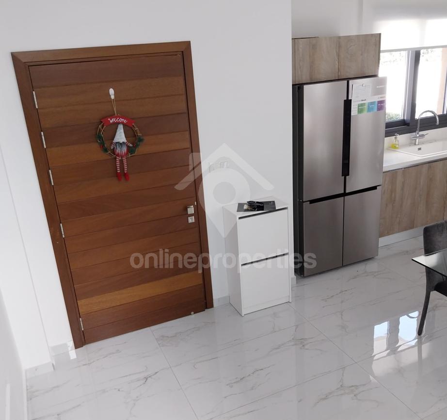 To change image, hover mouse over thumbnails below