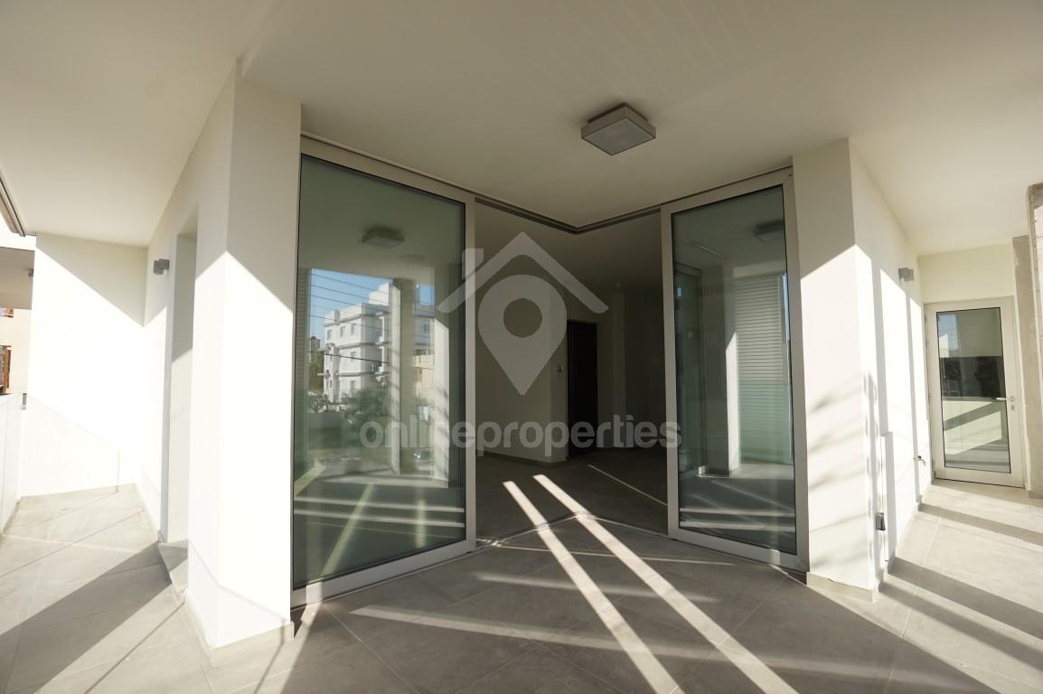 To change image, hover mouse over thumbnails below