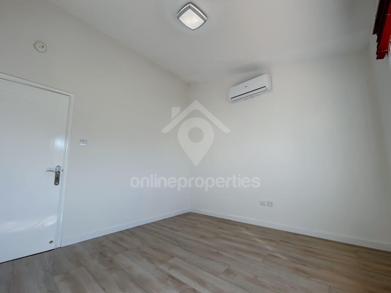 To change image, hover mouse over thumbnails below