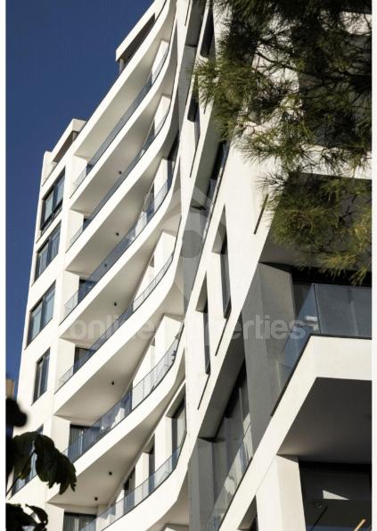 To change image, hover mouse over thumbnails below