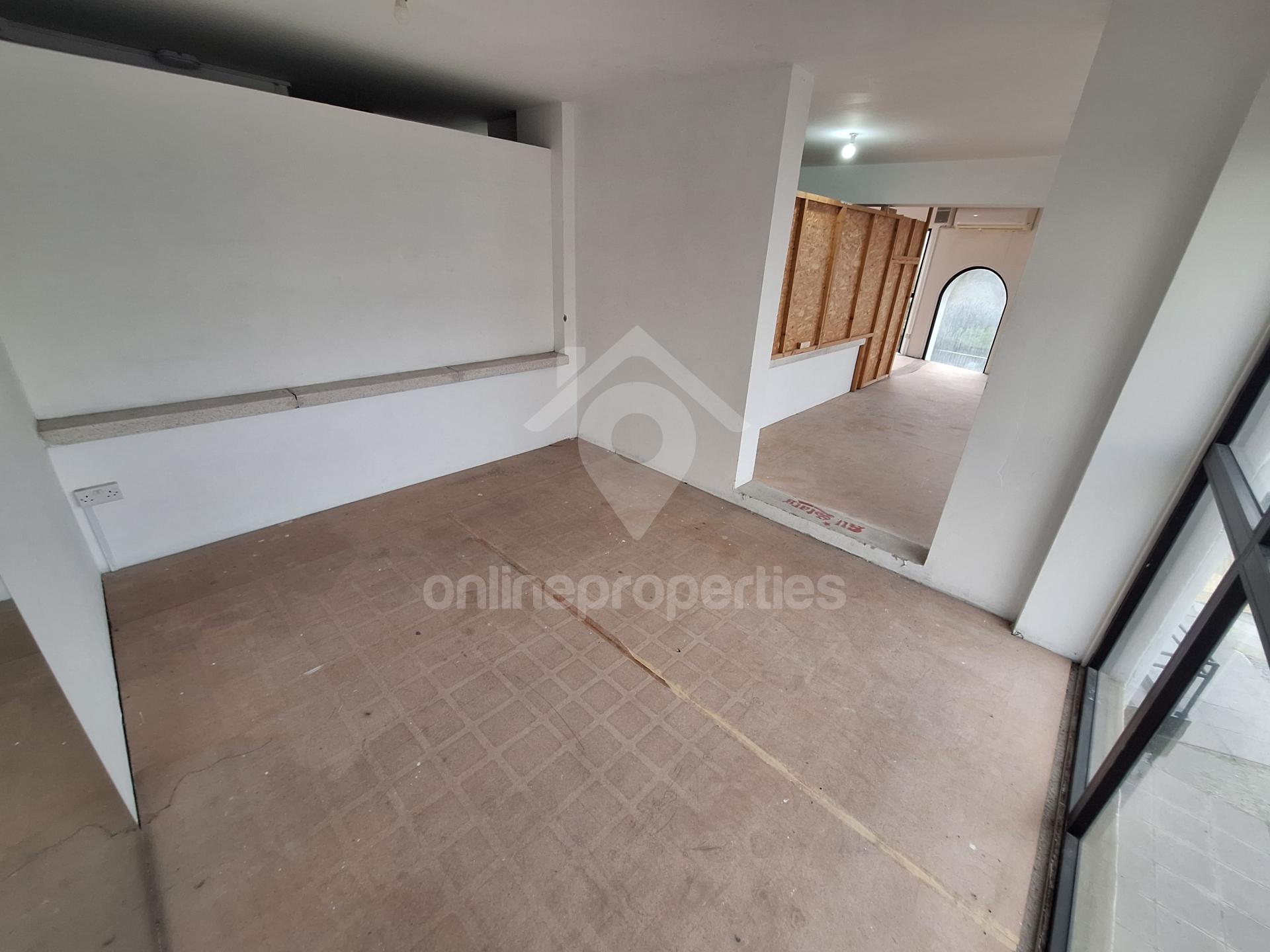 To change image, hover mouse over thumbnails below