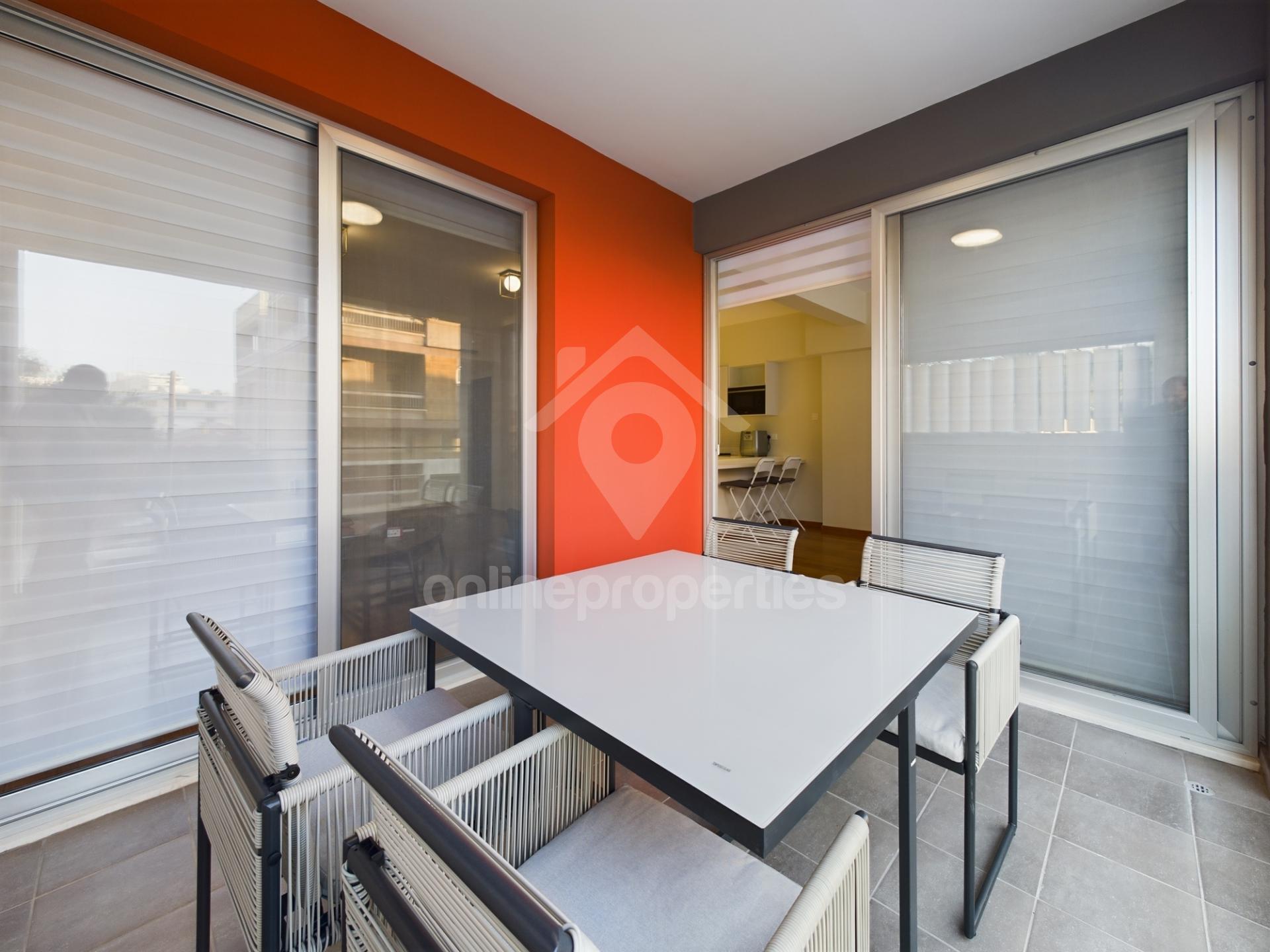 To change image, hover mouse over thumbnails below