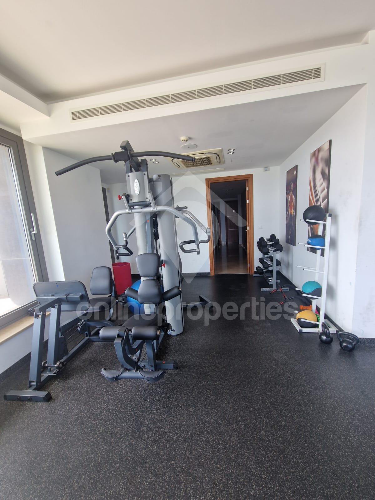 To change image, hover mouse over thumbnails below